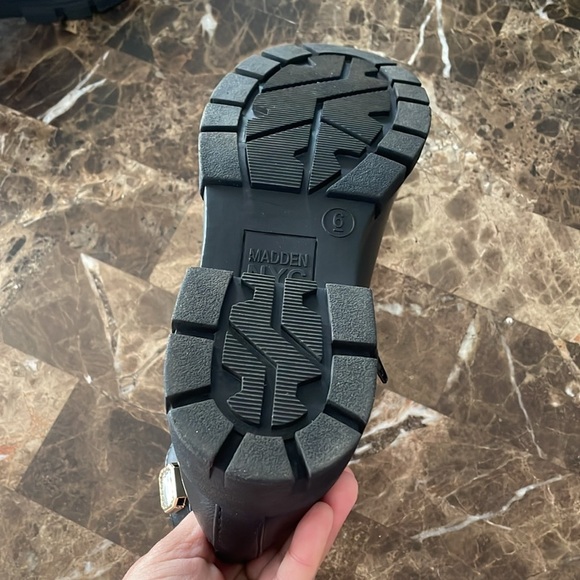 Madden NYC - Picture 3 of 8